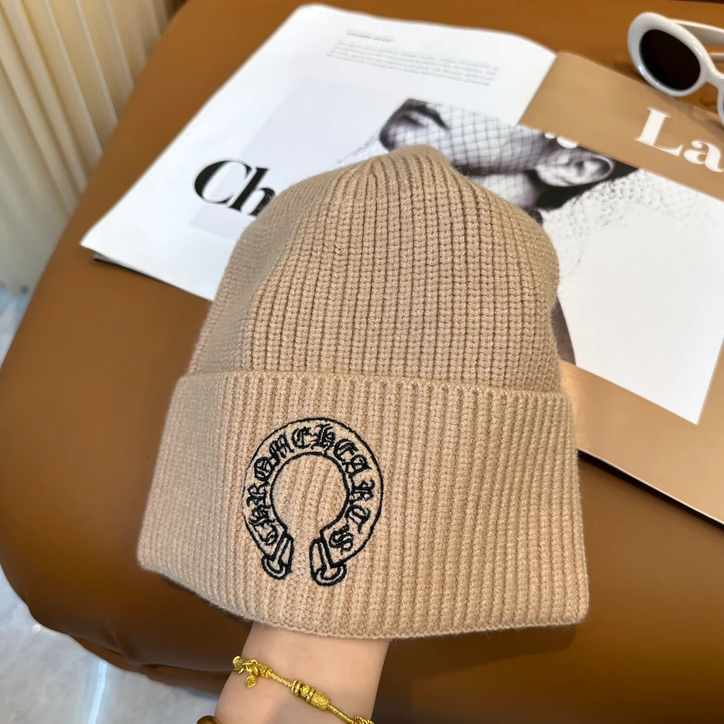 P50 🤍Chrome hearts new autumn and winter embroidered cross knitted hat🧶 One of the must-have hats in autumn and winter~ It really looks good on whoever wears it~, it is also a perfect match in black and white and gray in autumn~